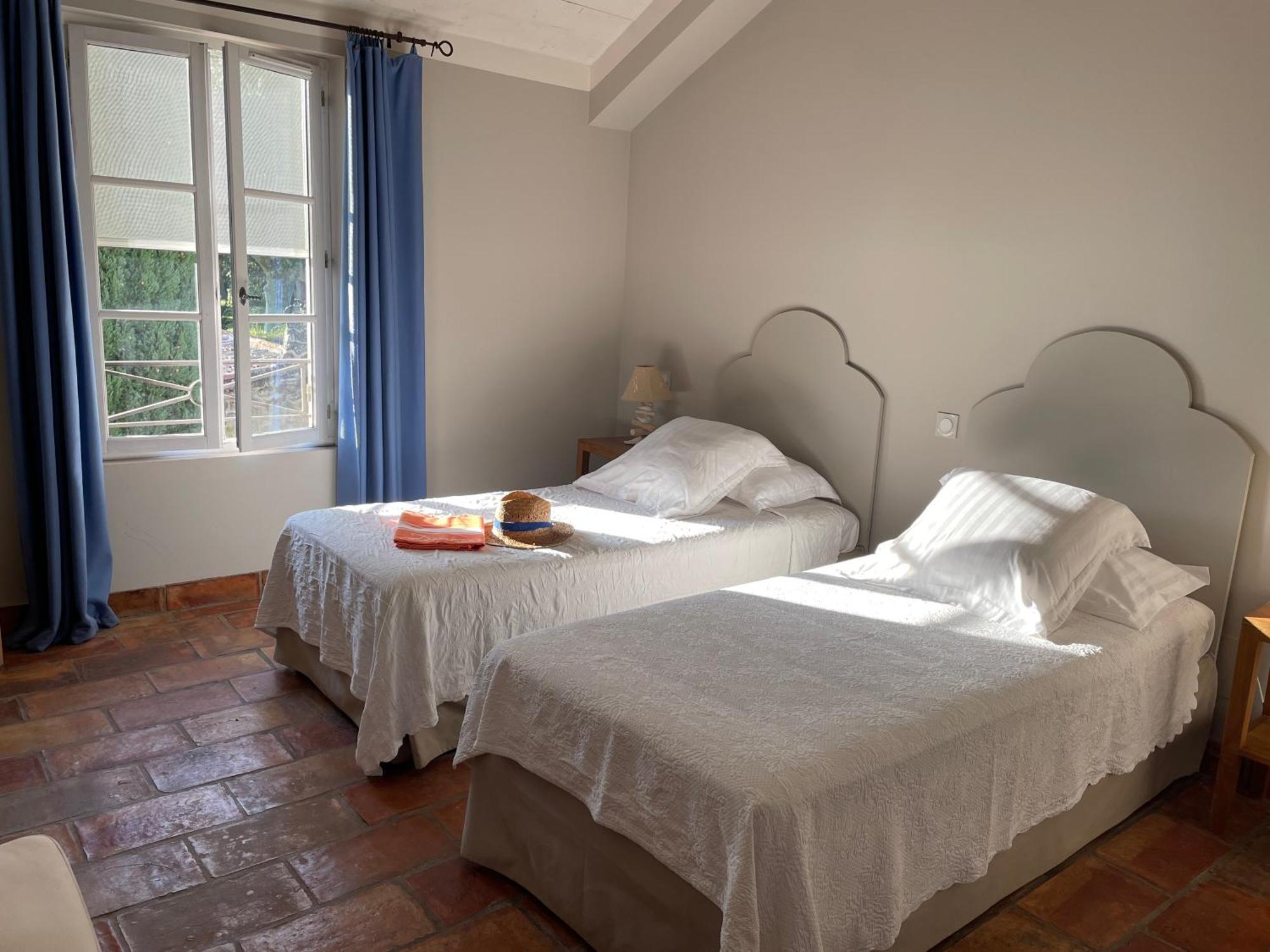 Hotel Et Appartements Domaine Des Clos - Teritoria Бокер Екстериор снимка